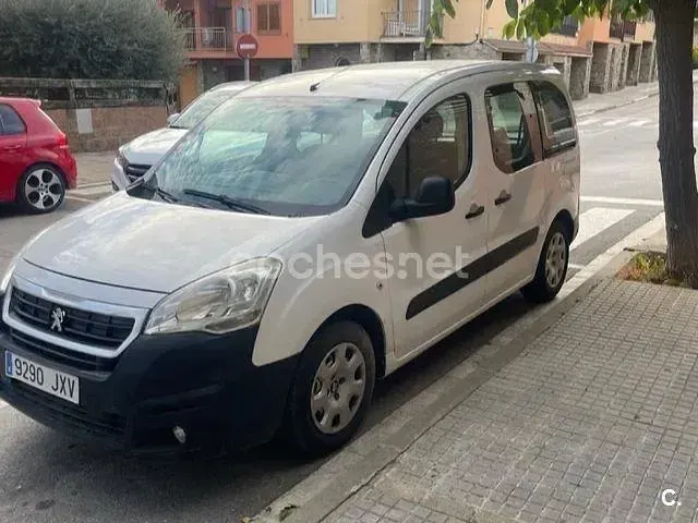 Usado Peugeot Partner Tepee 75 CV (55 kW) 2016 Blanco Monovolumen