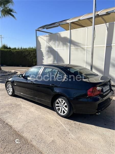 Usado BMW 318 122 CV (89 kW) 2007 Negro Berlina