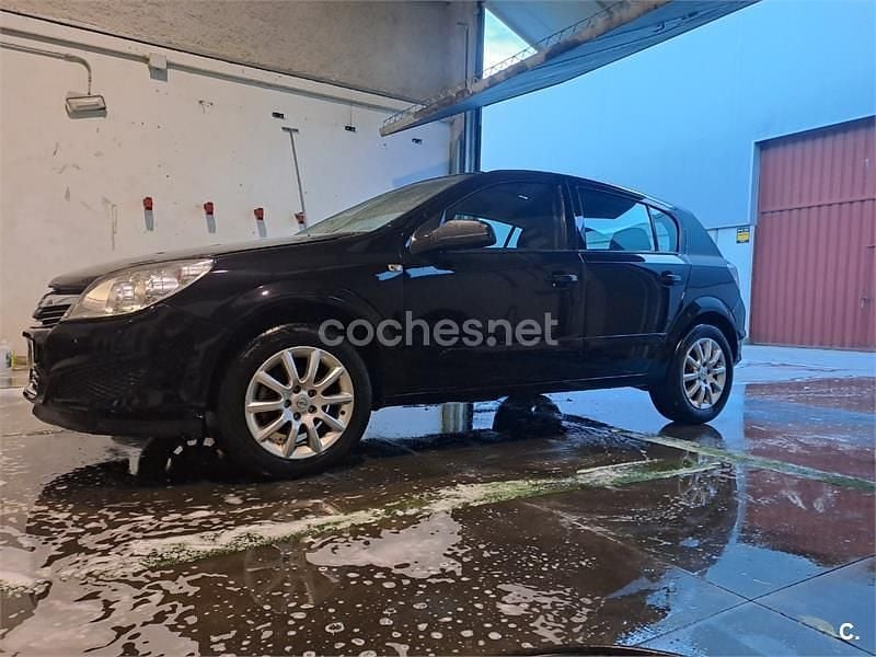 Usado Opel Astra Enjoy 100 CV (73 kW) 2007 Negro Berlina