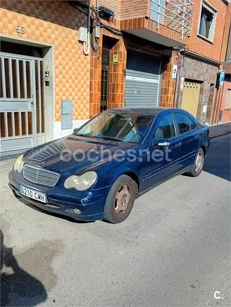 Usado Mercedes C180 Classic 143 CV (105 kW) 2003 Azul Berlina