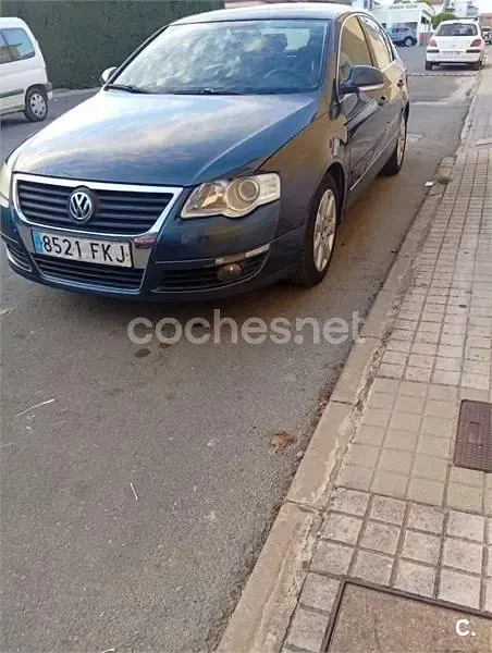 Usado VW Passat Highline 170 CV (125 kW) 2007 Azul Berlina