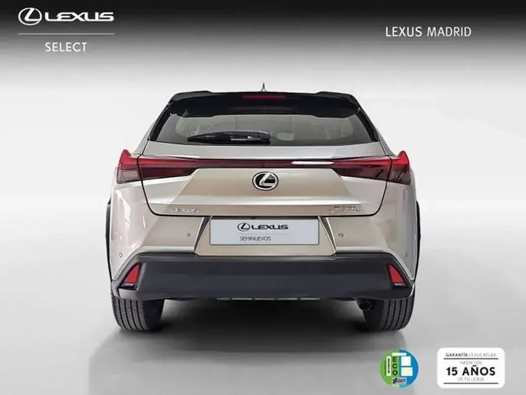Usado Lexus UX 300h 199 CV (146 kW) 2025 Plateado SUV