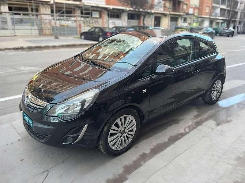 Usado Opel Corsa Selective 86 CV (63 kW) 2014 Negro Utilitario