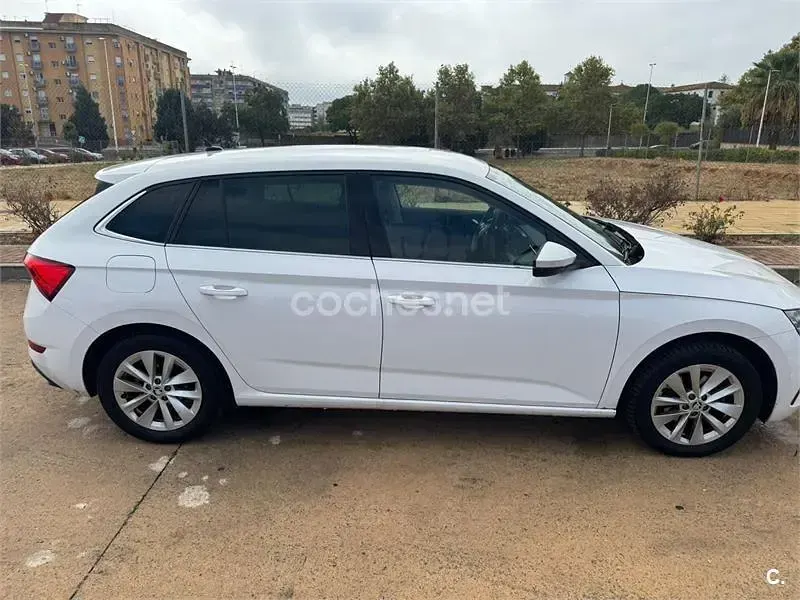 Usado Skoda Scala Style 110 CV (80 kW) 2023 Blanco Utilitario