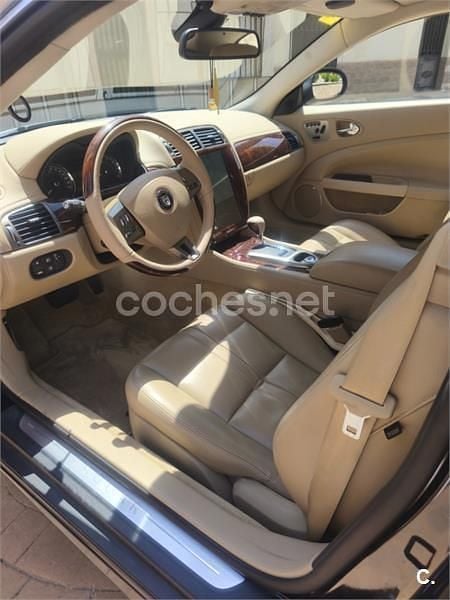 Usado Jaguar XK8 298 CV (219 kW) 2007 Negro Coupe