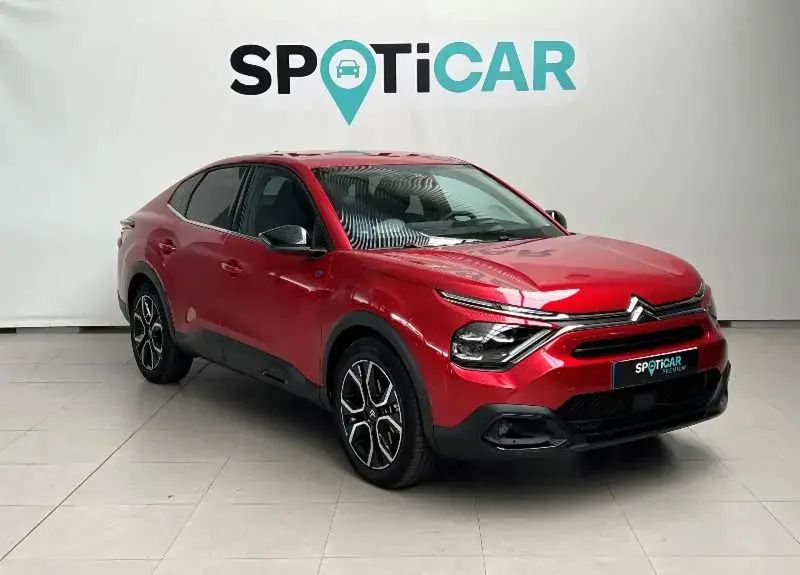 Usado Citroën e-C4 Shine 100 kW (136 CV) 2023 Granate Berlina