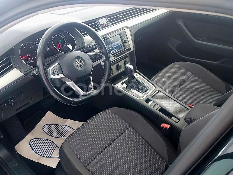 Usado VW Passat 120 CV (88 kW) 2020 Negro Berlina