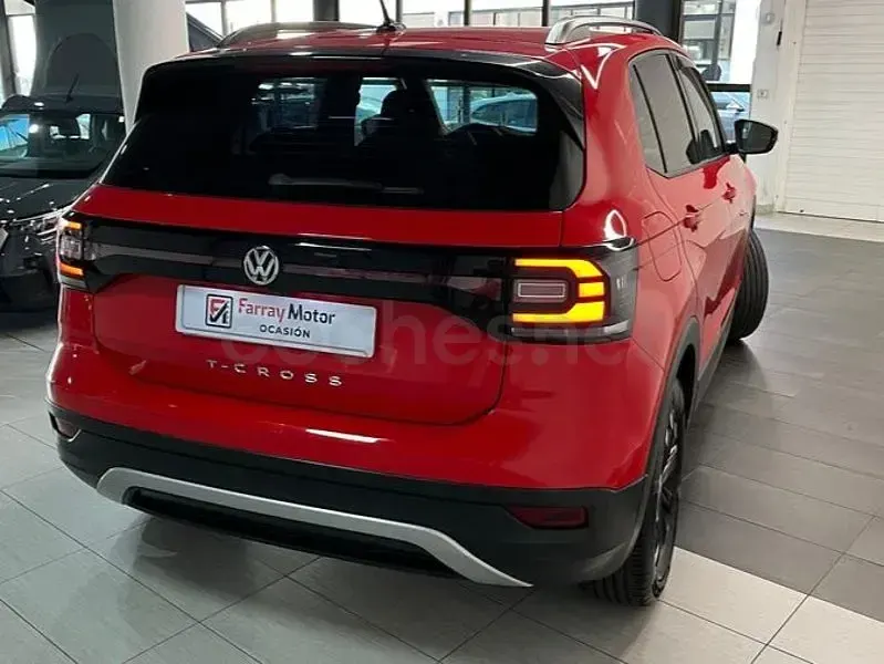 Usado VW T-Cross Edition 95 CV (69 kW) 2019 Rojo SUV