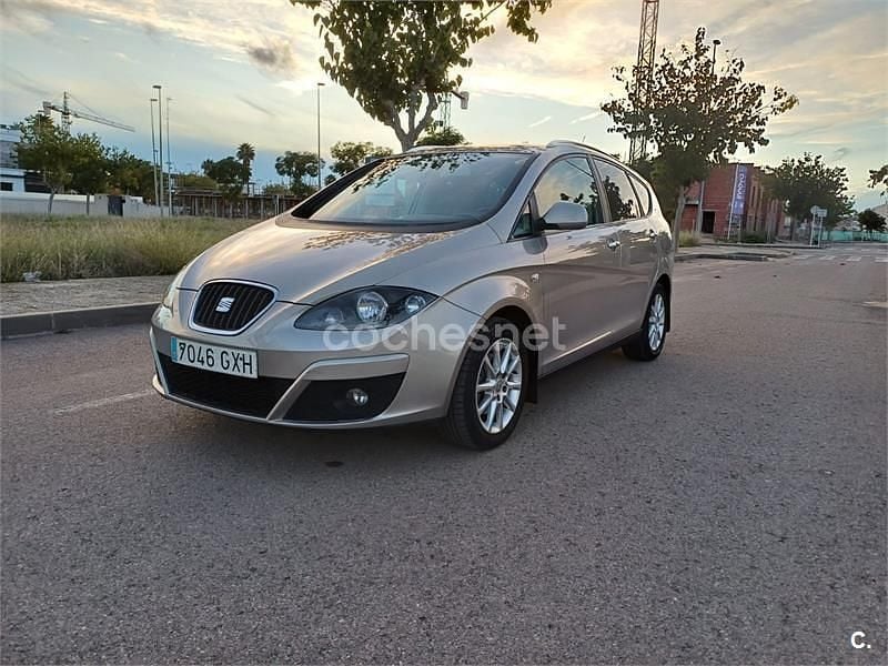 Gris / plata Usado 2010 Seat Altea XL Sport Monovolumen | 5000 € (Precio justo) - Imagen 1/4