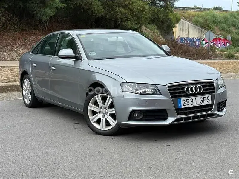 Usado Audi A4 190 CV (139 kW) 2008 Gris / plata Berlina