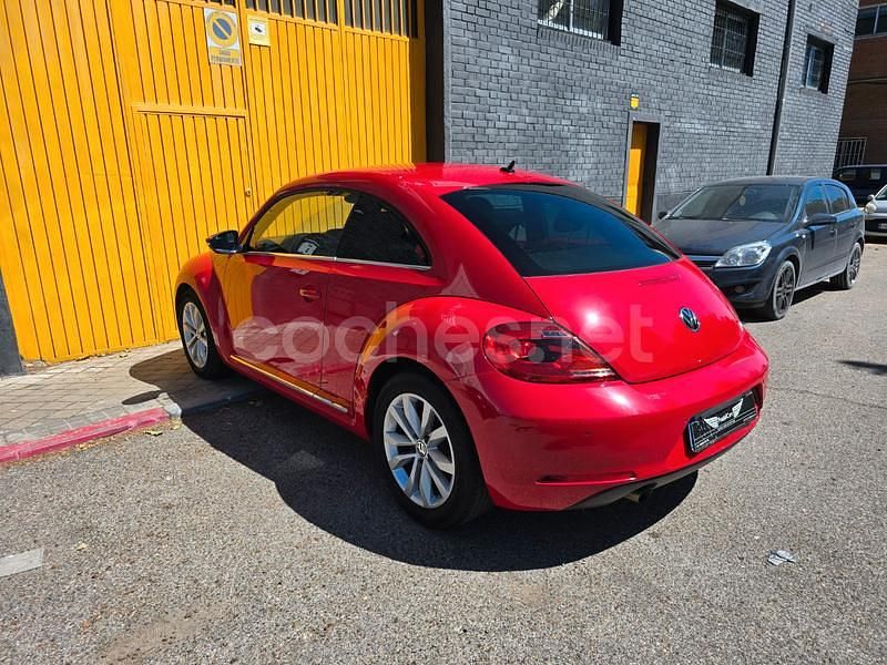 Usado VW Beetle Design 105 CV (77 kW) 2014 Rojo Utilitario