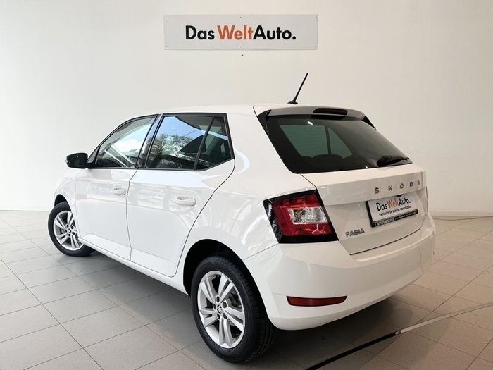 Blanco Usado 2021 Skoda Fabia Ambition | 13.990 € (Precio justo) - Imagen 1/4