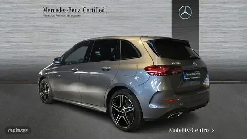 Usado Mercedes B250 217 CV (159 kW) 2023 Gris Utilitario