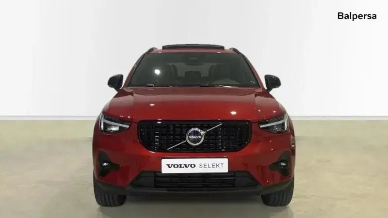 Nuevo Volvo XC40 Plus 163 CV (119 kW) 2025 Rojo SUV