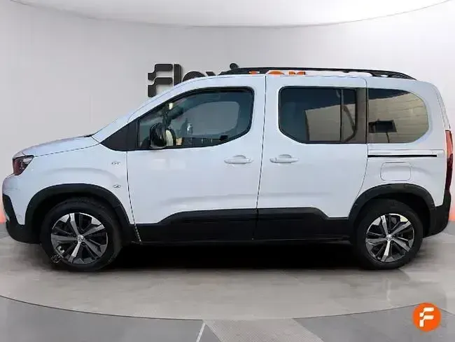 Usado Peugeot Rifter Allure 100 CV (73 kW) 2023 Blanco Monovolumen