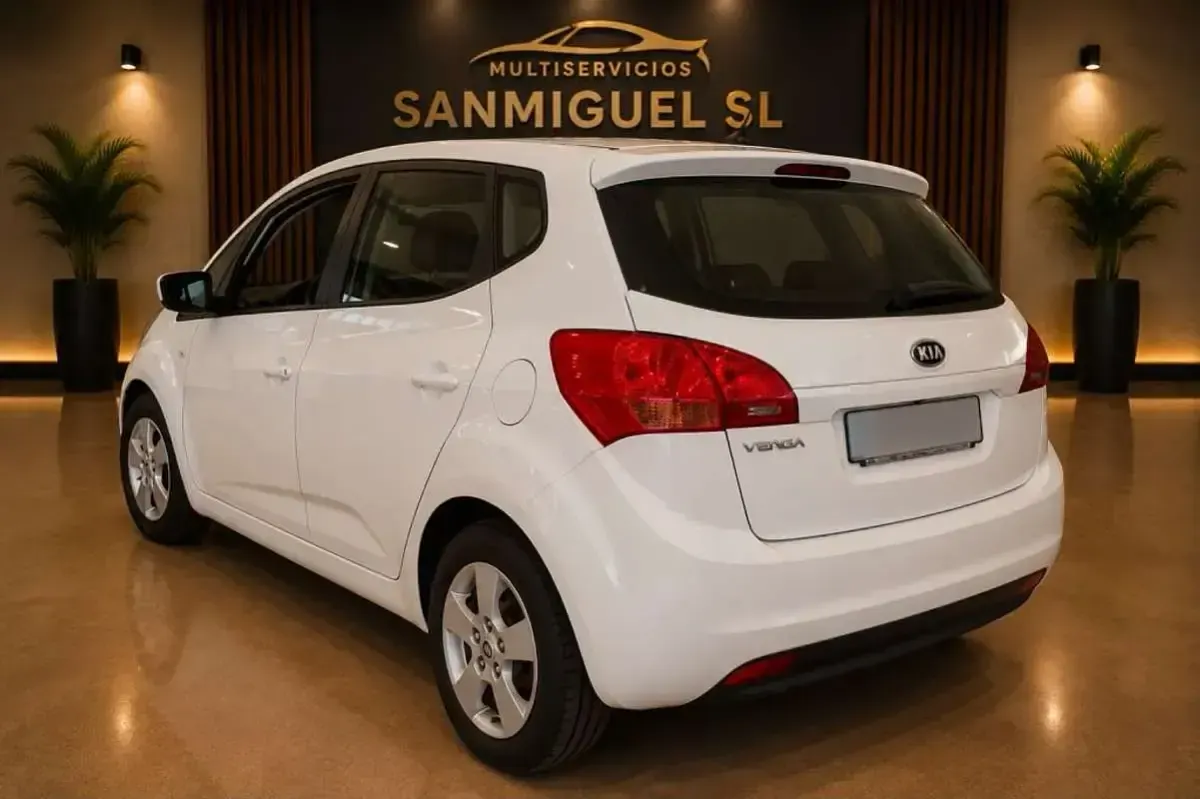 Usado Kia Venga 90 CV (66 kW) 2011 Blanco Utilitario