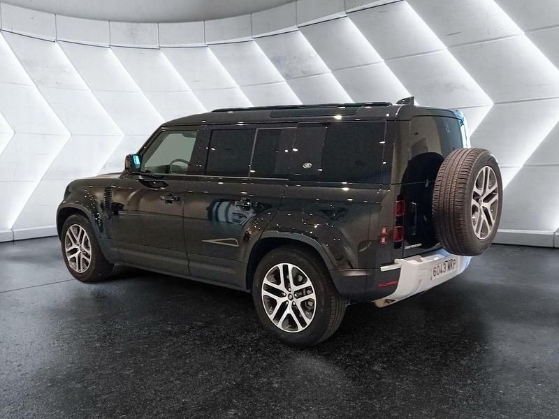 Usado Land Rover Defender S 408 CV (300 kW) 2023 Negro metalizado SUV