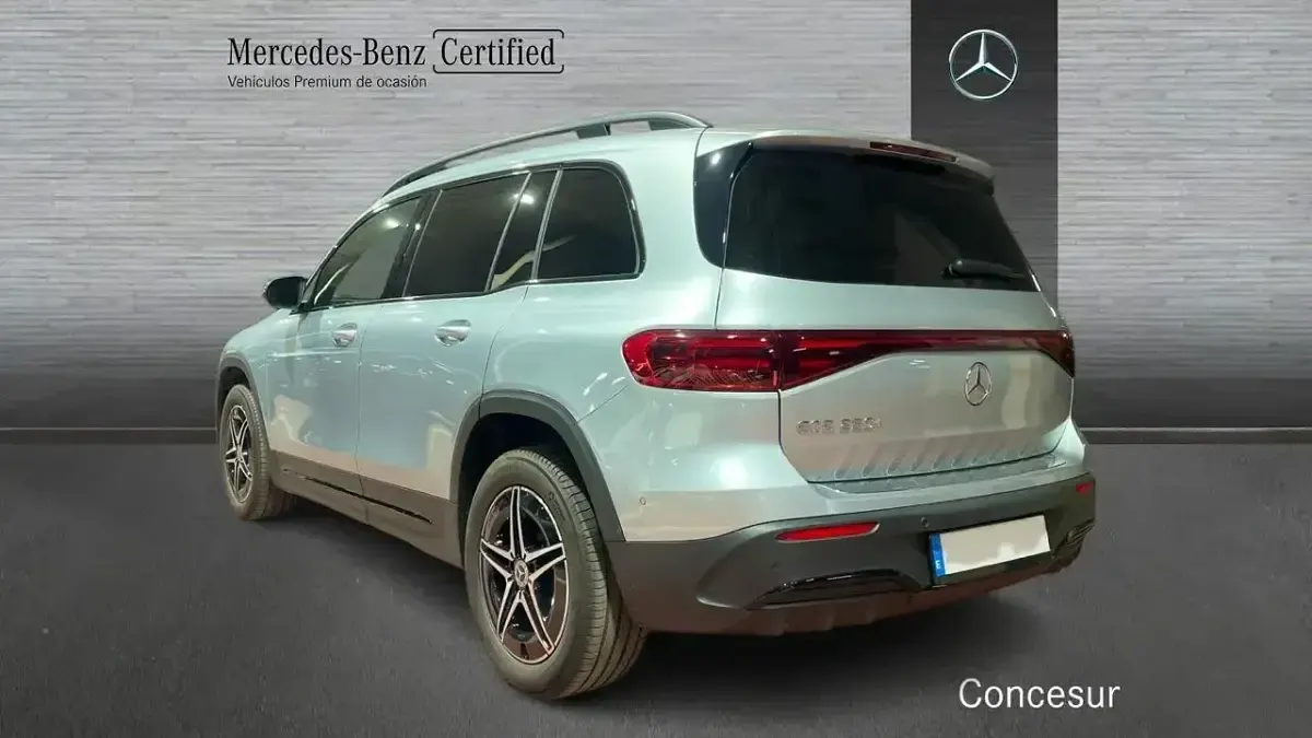 Używany Mercedes EQB300 167 kW (228 KM) 2025 Szary SUV