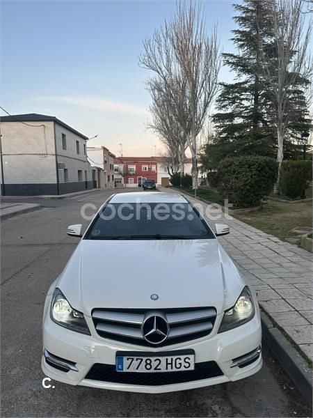 Usado Mercedes C220 170 CV (125 kW) 2013 Blanco Coupe