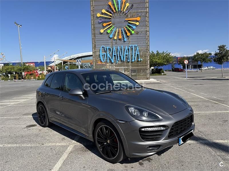 Usado Porsche Cayenne 420 CV (308 kW) 2012 Gris / plata SUV