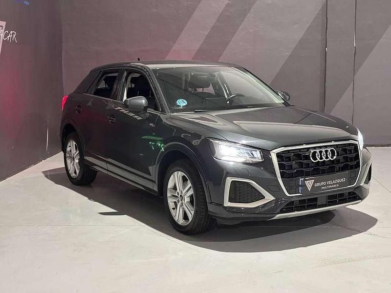 Usado Audi Q2 Advanced Plus 116 CV (85 kW) 2023 Gris SUV
