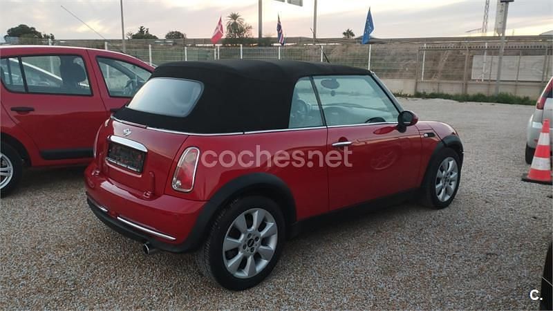 Usado Mini One Cabriolet 90 CV (66 kW) 2007 Rojo Descapotable