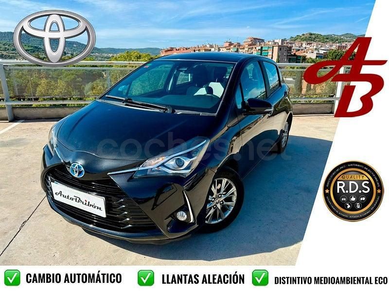 Usado Toyota Yaris Hybrid Advance 100 CV (73 kW) 2019 Negro Berlina