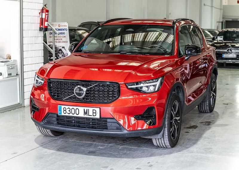 Usado Volvo XC40 Ultimate 163 CV (119 kW) 2023 Rojo SUV