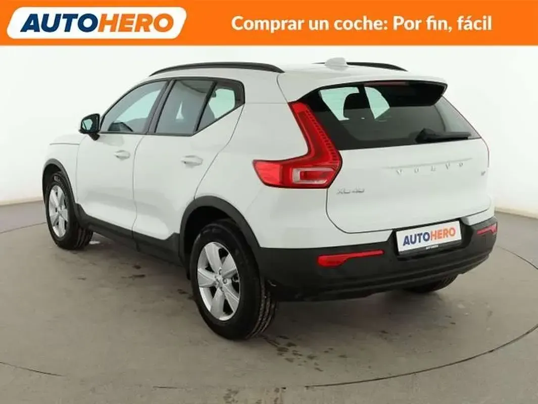 Usado Volvo XC40 Momentum 129 CV (94 kW) 2021 Blanco SUV