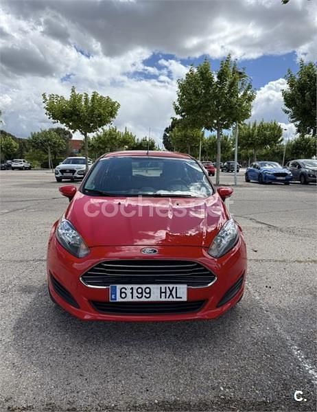 Rojo Usado 2014 Ford Fiesta Trend Utilitario | 7000 € (Precio justo) - Imagen 1/4