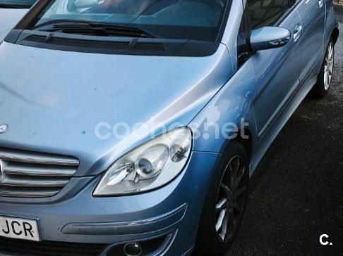 Usado Mercedes B180 109 CV (80 kW) 2008 Azul Monovolumen