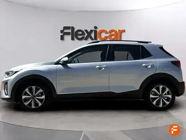 Usado Kia Stonic 101 CV (74 kW) 2025 Gris SUV