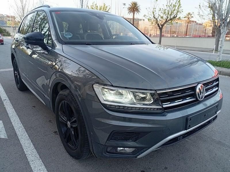 Usado VW Tiguan 150 CV (110 kW) 2019 Gris / plata SUV