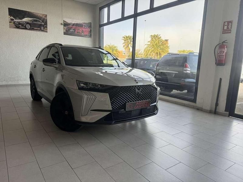 Usado DS Automobiles DS7 Crossback Performance Line Plus 129 CV (94 kW) 2023 Beige SUV