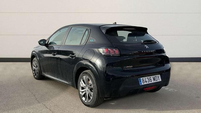 Usado Peugeot 208 Active 100 kW (137 CV) 2023 Negro Utilitario