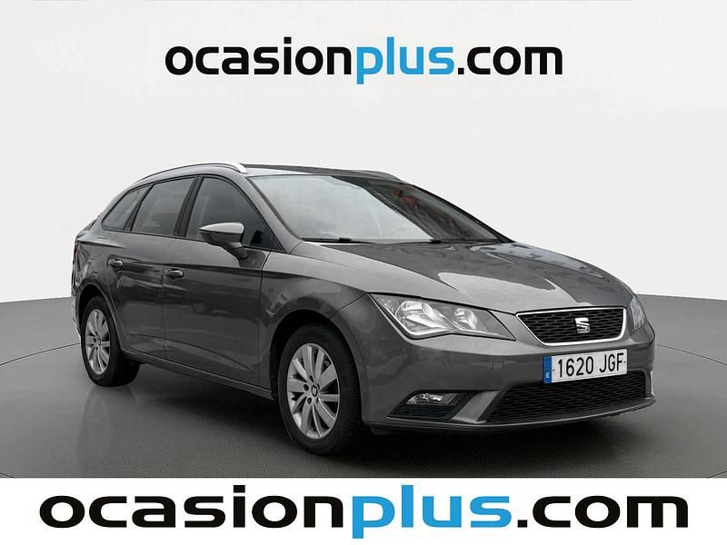 Usado Seat Leon Style 105 CV (77 kW) 2015 Gris Monovolumen