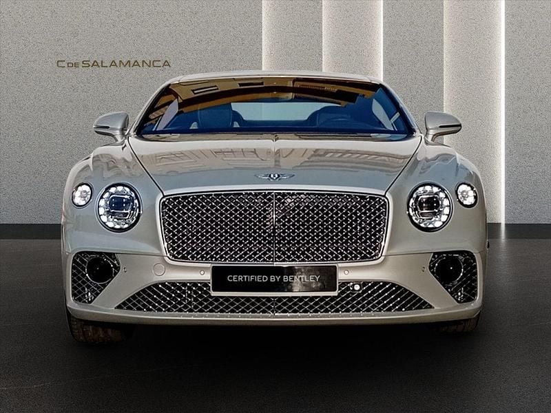 Usado Bentley Continental GT 557 CV (409 kW) 2023 Blanco metalizado Coupe