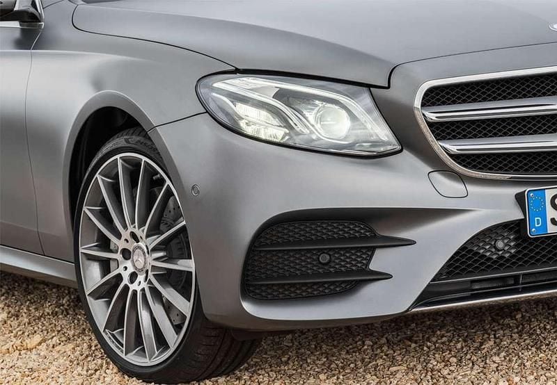 Usado Mercedes E300 245 CV (180 kW) 2017 Gris Berlina