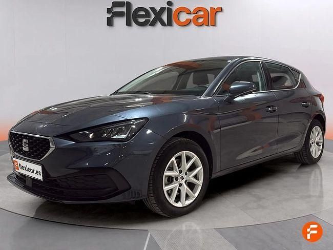 Usado Seat Leon Style 110 CV (80 kW) 2024 Gris Berlina
