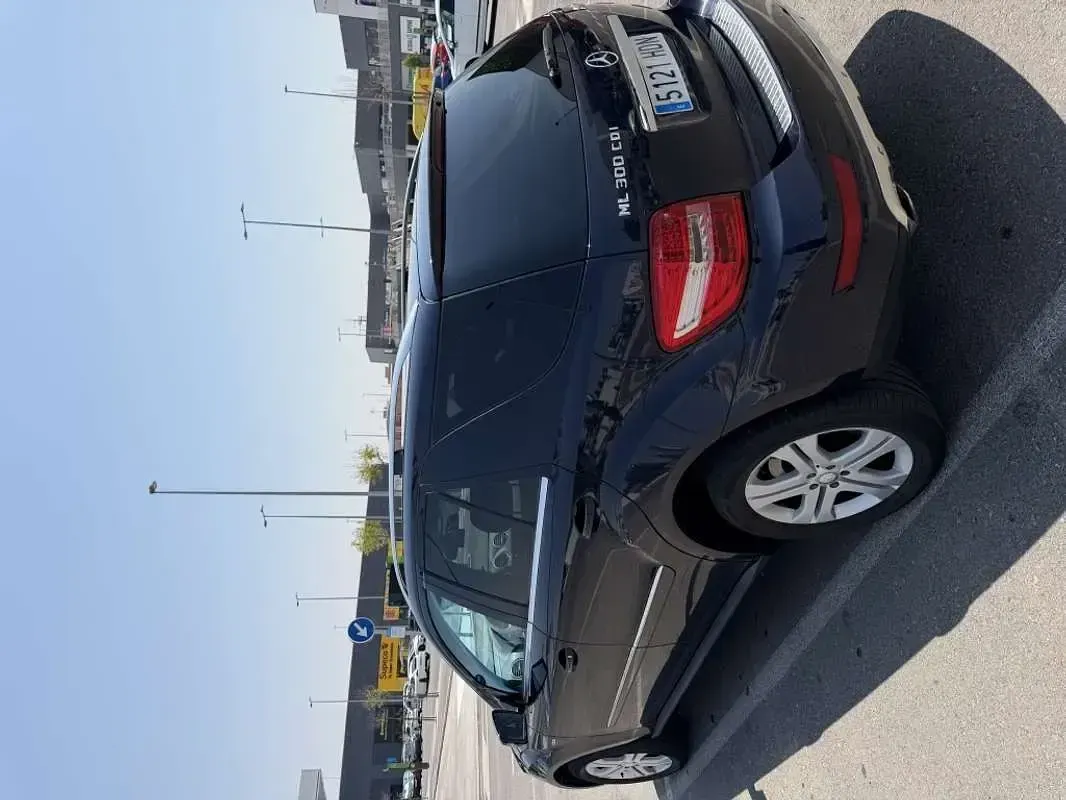 Usado Mercedes ML300 204 CV (150 kW) 2011 Azul SUV