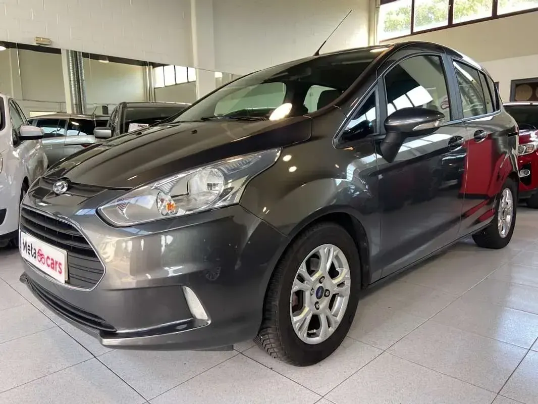 Usado Ford B-MAX Trend 105 CV (77 kW) 2017 Gris Monovolumen