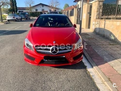 Rojo Usado 2015 Mercedes A200 AMG line Berlina | 20.900 € (Un poco caro) - Imagen 1/4