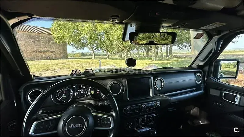 Usado Jeep Wrangler Sahara 381 CV (280 kW) 2021 Gris / plata SUV