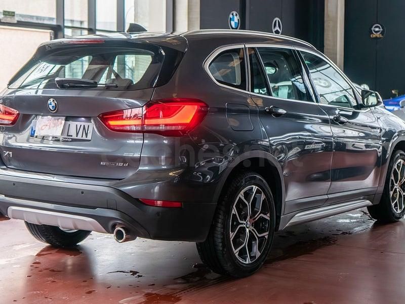 Usado BMW X1 Sport Line 150 CV (110 kW) 2022 Gris / plata SUV