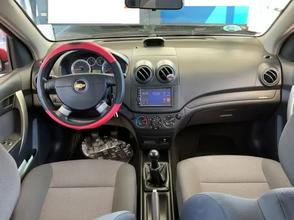 Usado Chevrolet Aveo LS 86 CV (63 kW) 2011 Rojo Utilitario