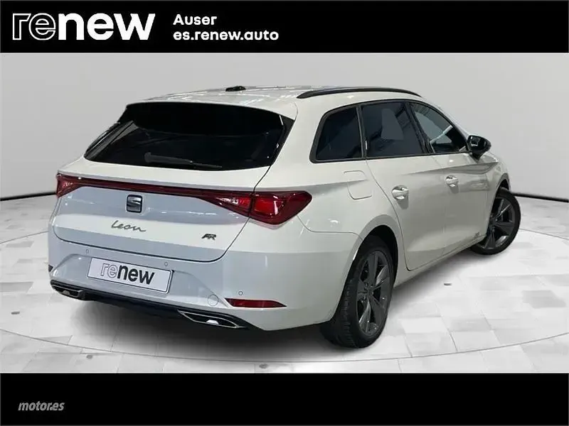 Usado Seat Leon FR 110 CV (80 kW) 2023 Blanco Berlina