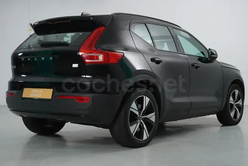 Usado Volvo XC40 300 kW (408 CV) 2021 Eléctrico SUV