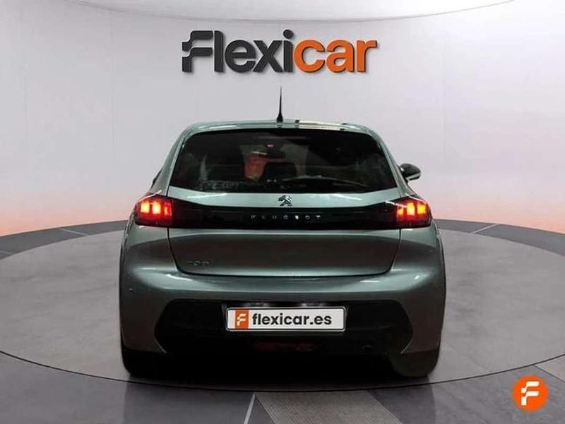 Usado Peugeot 208 Active 102 CV (75 kW) 2023 Gris Utilitario