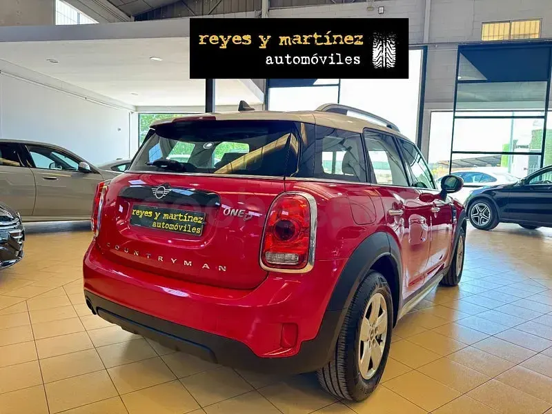 Usado Mini One D Countryman 117 CV (86 kW) 2019 Rojo SUV