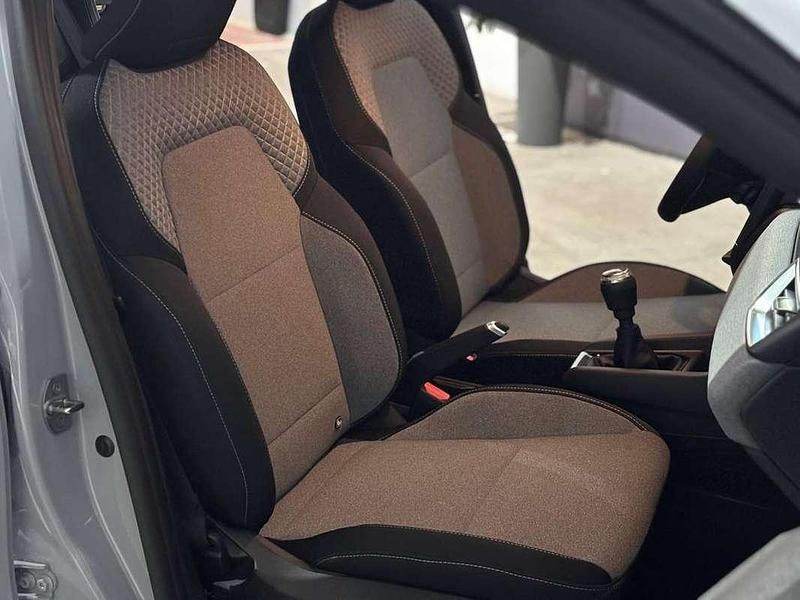 Nuevo Renault Clio V Evolution 101 CV (74 kW) 2025 Blanco Utilitario